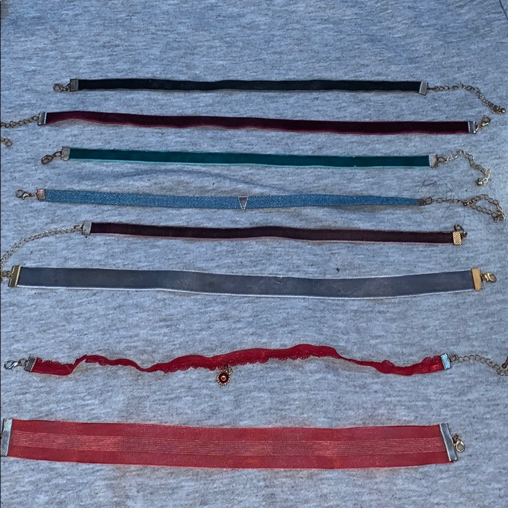 8 different colored pack chokers